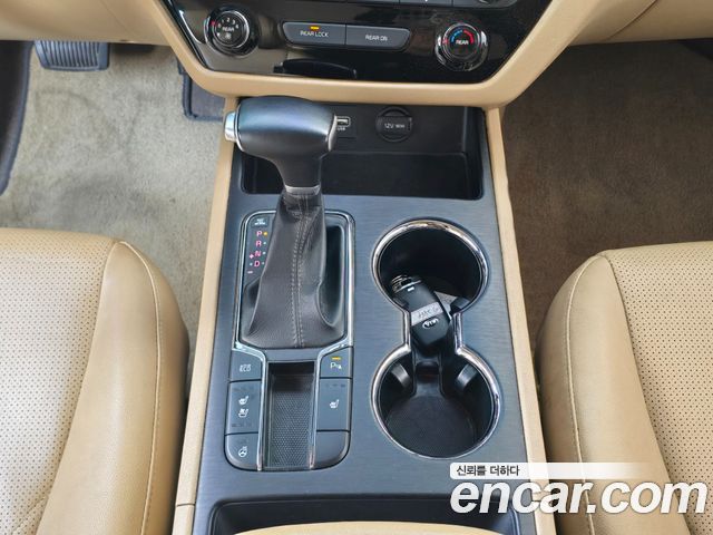 Kia Carnival 9-Seater Luxury 2019 — фото 16