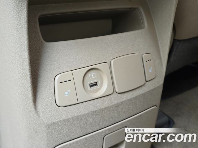 Kia Carnival 9-Seater Luxury 2019 — фото 18