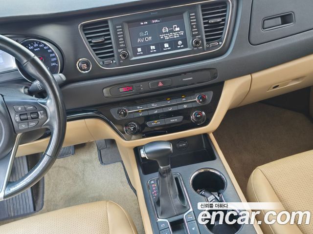 Kia Carnival 9-Seater Luxury 2019 — фото 20