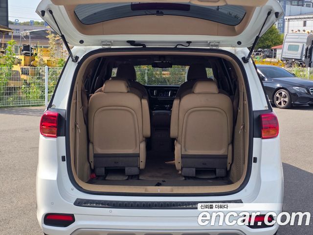 Kia Carnival 9-Seater Luxury 2019 — фото 21