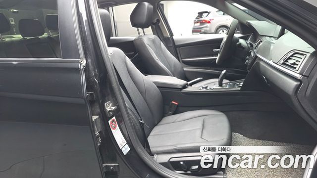 BMW 3 Series (E90) 320i Sedan 2013 — фото 11