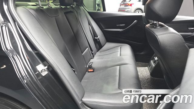 BMW 3 Series (E90) 320i Sedan 2013 — фото 12