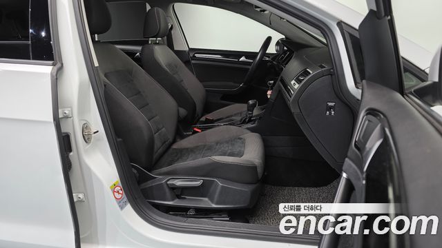 Volkswagen Golf (VII) 2.0 TDI 2016 — фото 11