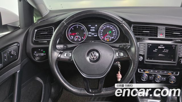 Volkswagen Golf (VII) 2.0 TDI 2016 — фото 13
