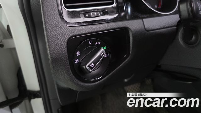 Volkswagen Golf (VII) 2.0 TDI 2016 — фото 18