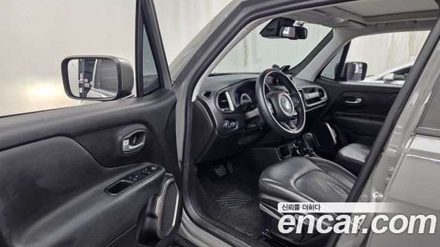 Jeep Renegade 2.4 Limited 2019 — фото 10