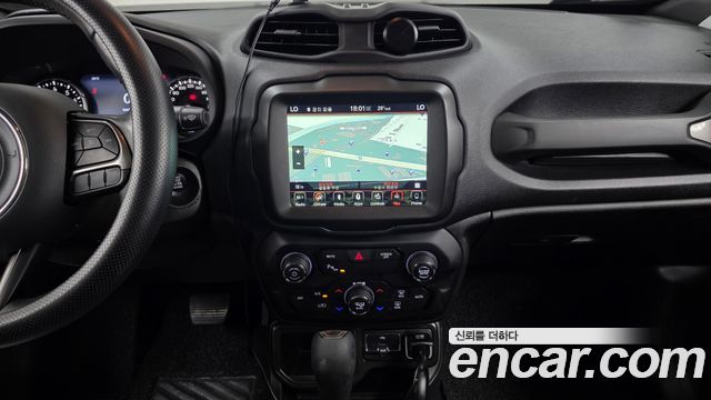 Jeep Renegade 2.4 Limited 2019 — фото 14