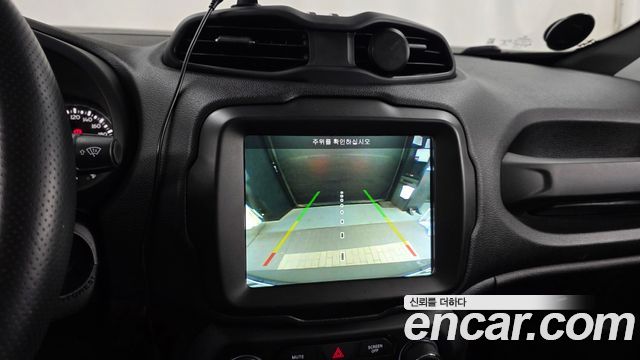 Jeep Renegade 2.4 Limited 2019 — фото 15