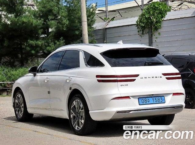 Genesis Electrified (GV70) e-AWD 2022 — фото 3