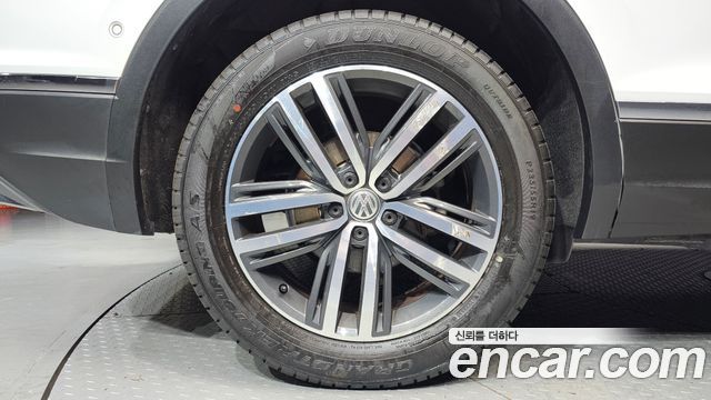 Volkswagen Tiguan Allspace 2.0 TDI Prestige 2018 — фото 5