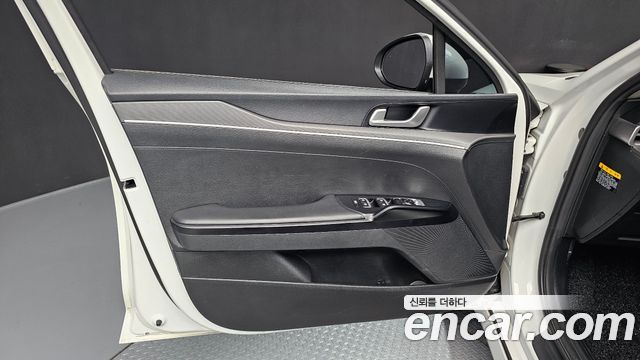 Kia K5 (III) 2.0 Prestige 2020 — фото 24