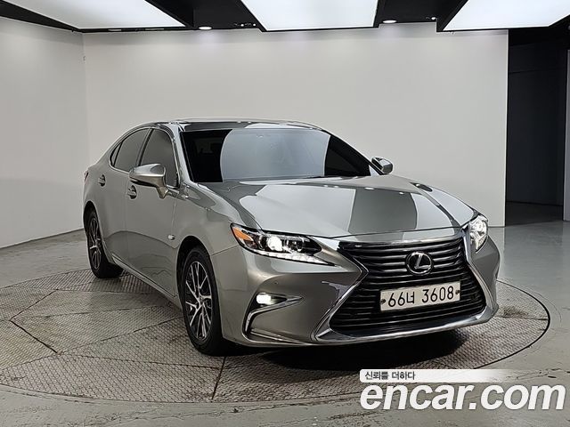 Lexus ES350 Supreme XV60 2018 — фото 2