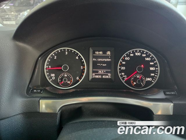 Volkswagen Tiguan 2.0 TDI Comfort 5N 2015 — фото 7