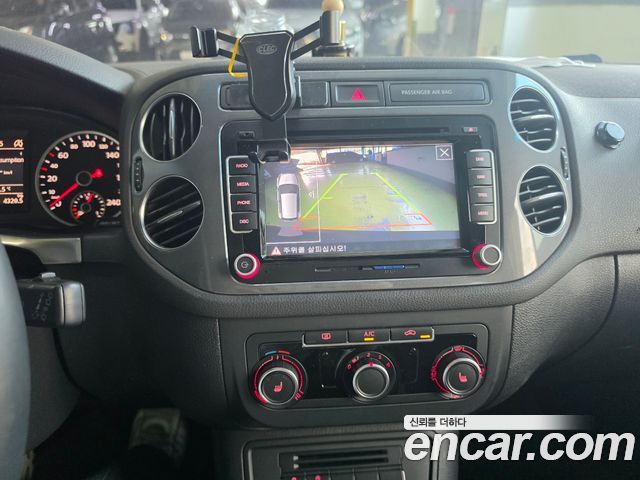 Volkswagen Tiguan 2.0 TDI Comfort 5N 2015 — фото 8