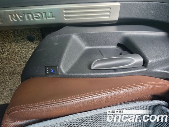 Volkswagen Tiguan 2.0 TDI Comfort 5N 2015 — фото 15
