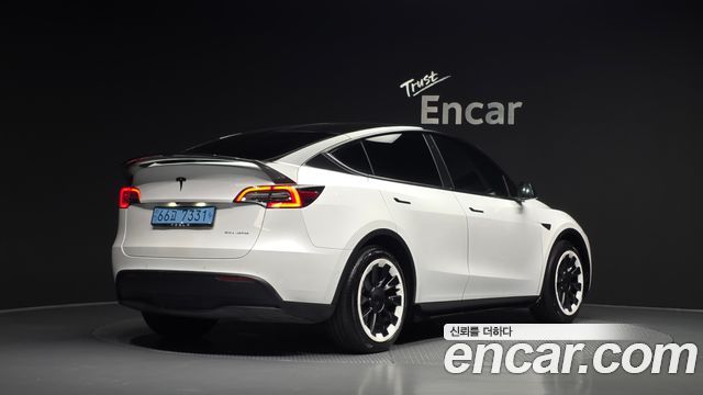 Tesla Model Y Long Range AWD 2022 — фото 2