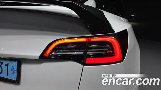 Tesla Model Y Long Range AWD 2022 — фото 23