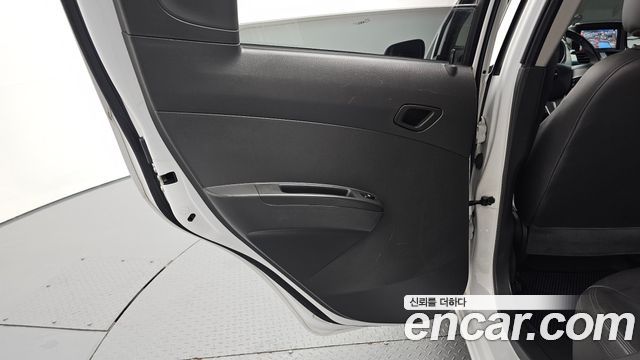 Chevrolet Spark Spark S LS+ 2014 — фото 25