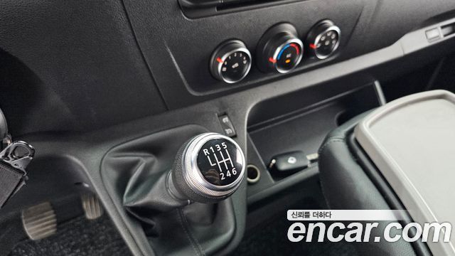 Renault Korea Master 2.3 Van S 2021 — фото 9