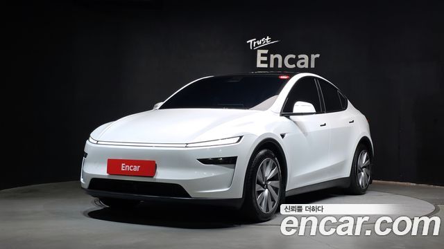 Tesla Model Y RWD 2025 — фото 1
