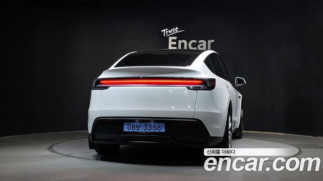 Tesla Model Y RWD 2025 — фото 4