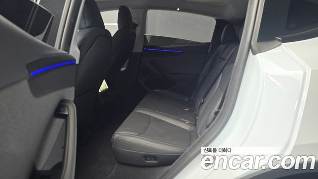 Tesla Model Y RWD 2025 — фото 12