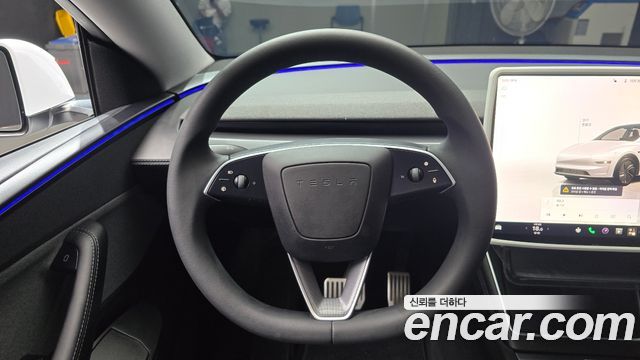 Tesla Model Y RWD 2025 — фото 13
