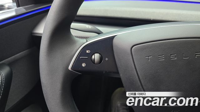 Tesla Model Y RWD 2025 — фото 19
