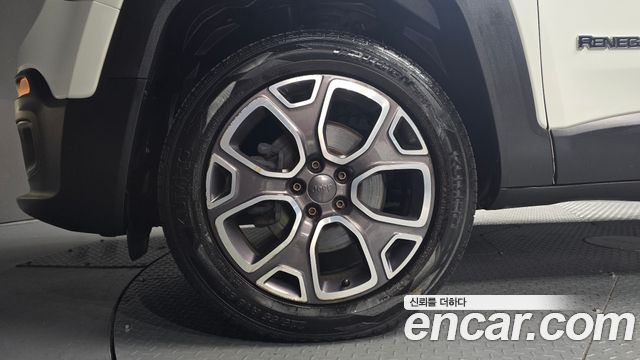 Jeep Renegade 2.0 Diesel Limited AWD 2015 — фото 5