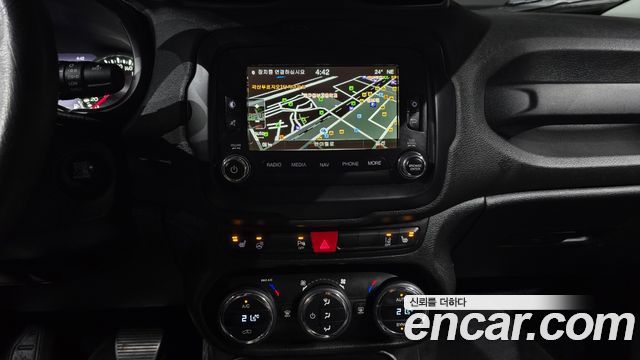 Jeep Renegade 2.0 Diesel Limited AWD 2015 — фото 15
