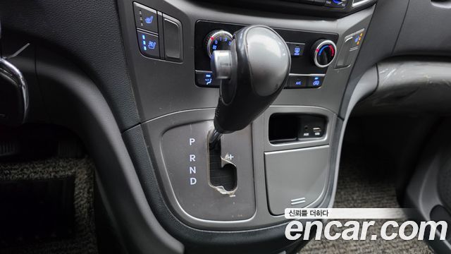 Hyundai Grand Starex Van 5-Seater Modern 2020 — фото 9
