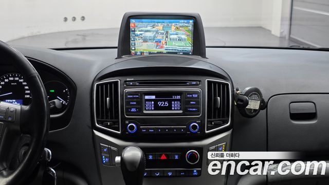 Hyundai Grand Starex Van 5-Seater Modern 2020 — фото 13