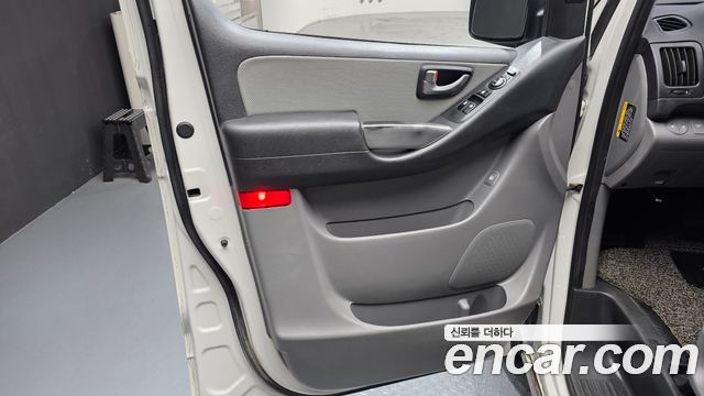 Hyundai Grand Starex Van 5-Seater Modern 2020 — фото 24
