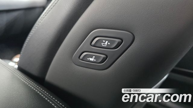 Genesis EQ900 3.3 T-GDI AWD Premiun Luxury 2016 — фото 18