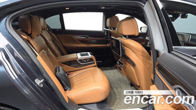 BMW 7 Series (G11) 730Ld xDrive Design Pure Excellence 2020 — фото 12