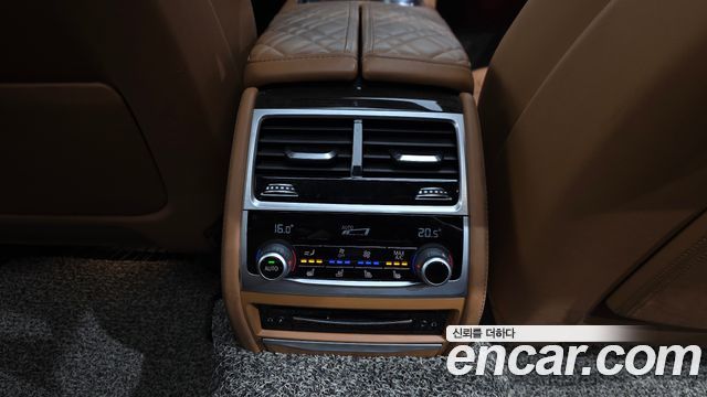 BMW 7 Series (G11) 730Ld xDrive Design Pure Excellence 2020 — фото 18
