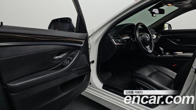 BMW 5 Series (F10) 528i 2014 — фото 10