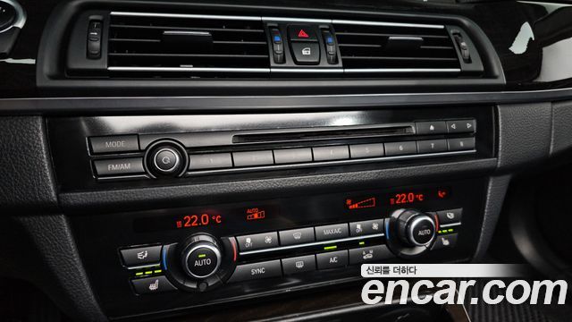BMW 5 Series (F10) 528i 2014 — фото 17