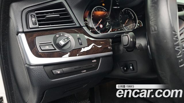 BMW 5 Series (F10) 528i 2014 — фото 18