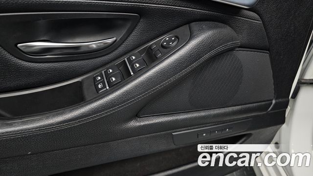 BMW 5 Series (F10) 528i 2014 — фото 29