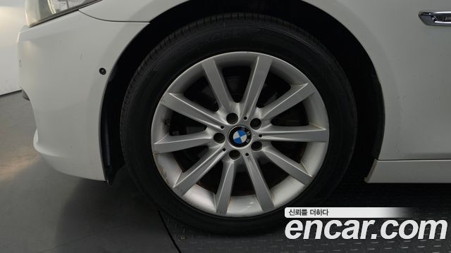 BMW 5 Series (F10) 528i 2014 — фото 37