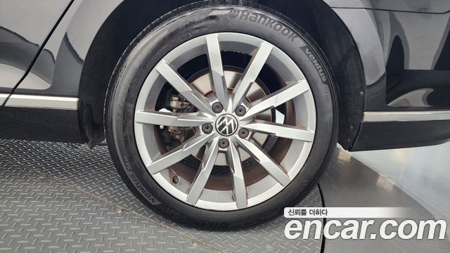 Volkswagen Passat GT (B8) 2.0 TDI Prestige 2022 — фото 21