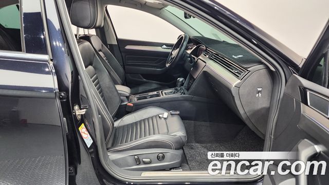 Volkswagen Passat GT (B8) 2.0 TDI Prestige 2022 — фото 26