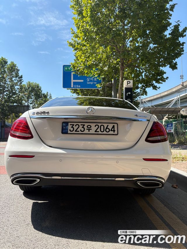 Mercedes-Benz E-Class (W213) E220d 4MATIC Exclusive 2017 — фото 4