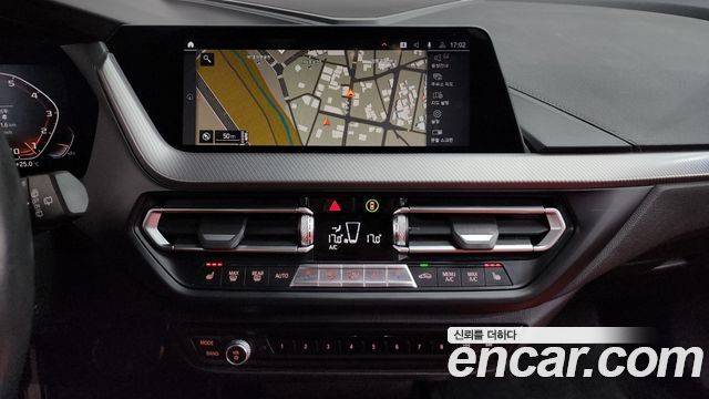 BMW 1 Series (F40) M135i xDrive 2021 — фото 14