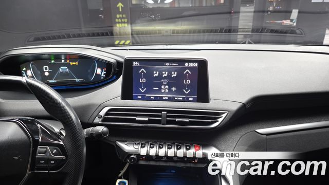 Peugeot 5008 (II) 1.6 BlueHDi GT Line 2018 — фото 18