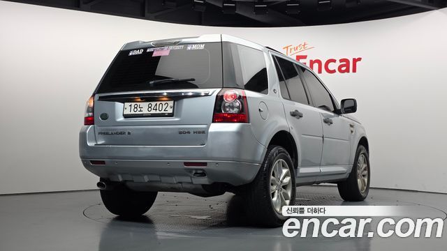 Land Rover Freelander 2 2.2 SD4 HSE 2011 — фото 2