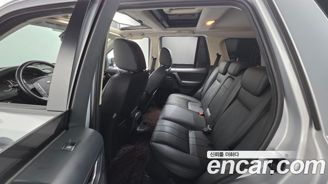 Land Rover Freelander 2 2.2 SD4 HSE 2011 — фото 18