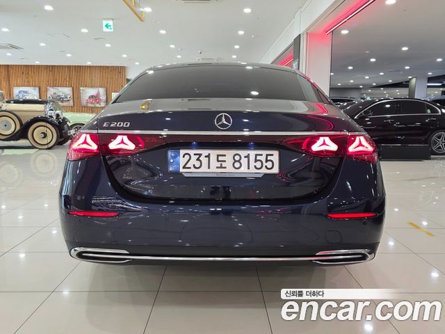 Mercedes-Benz E-Class (W214) E200 Avantgarde 2024 — фото 4