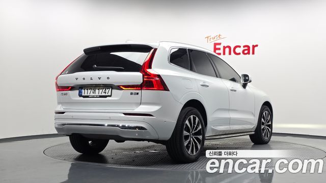 Volvo XC60 (II) B5 Ultimate Bright 2024 — фото 2